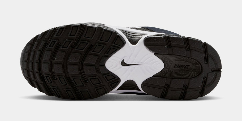 V5 Runner Suede Grade School Running Shoes (Black/White)