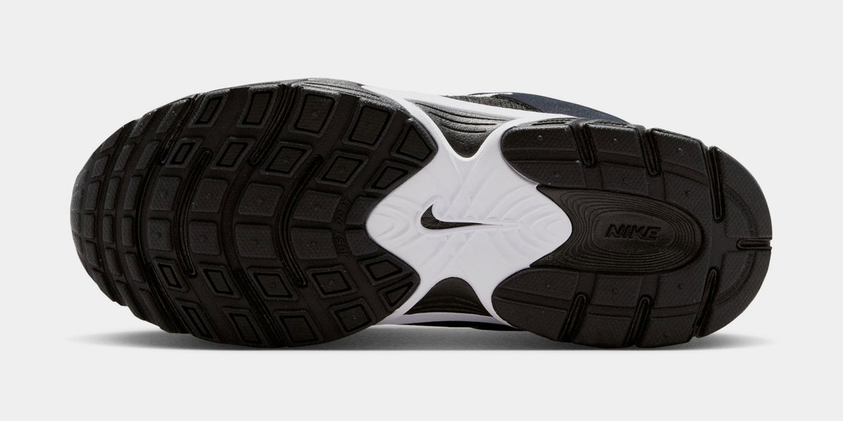 V5 Runner Suede Grade School Running Shoes (Black/White)