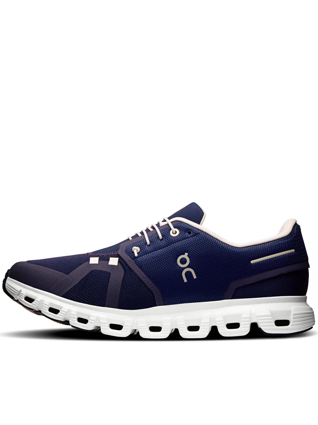 Low-Profile Sneakers with Breathable Mesh Upper and Flexible Sole