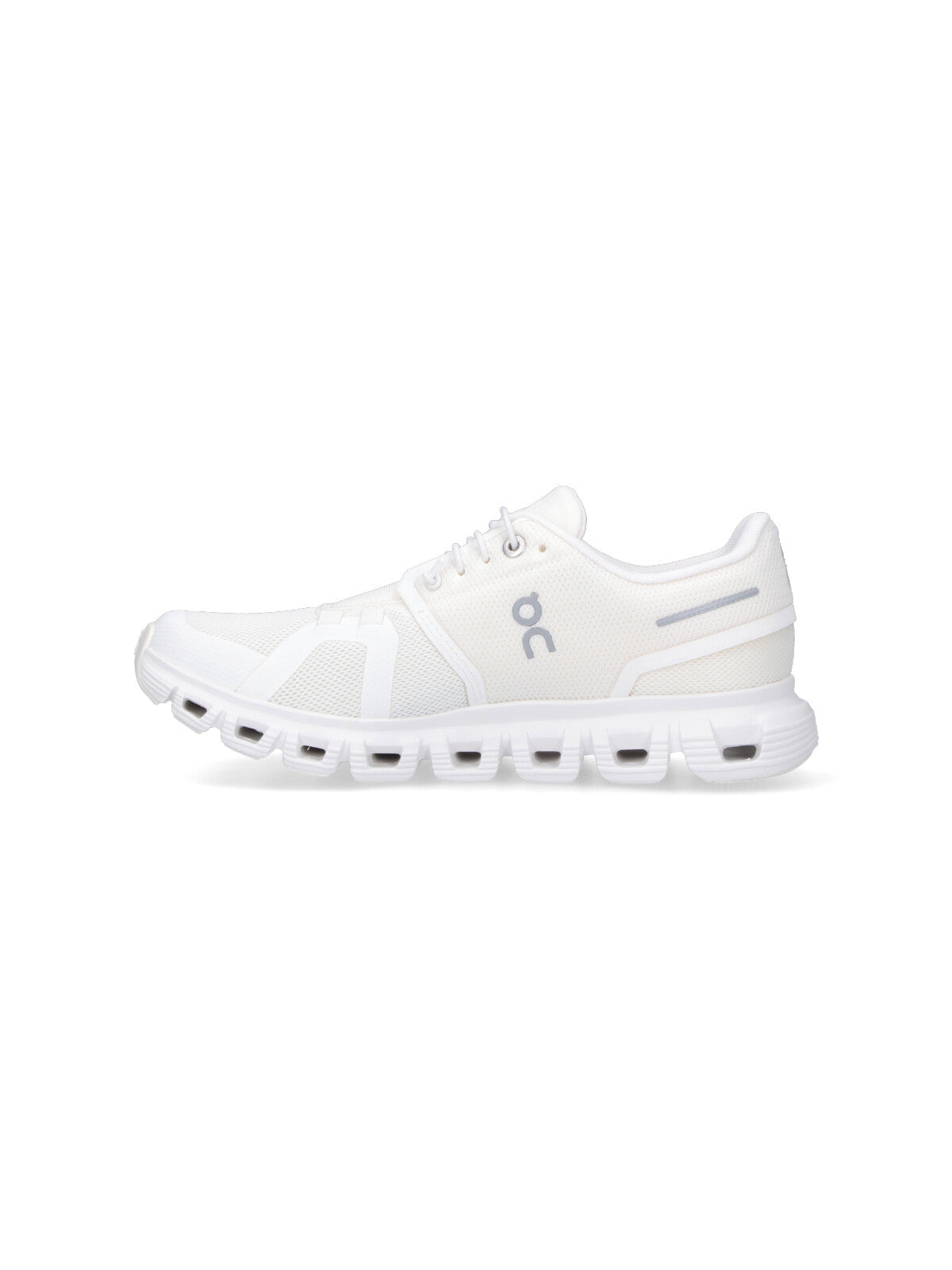 Cloud 6 Sneakers With Rounded Toe And Textured Sole