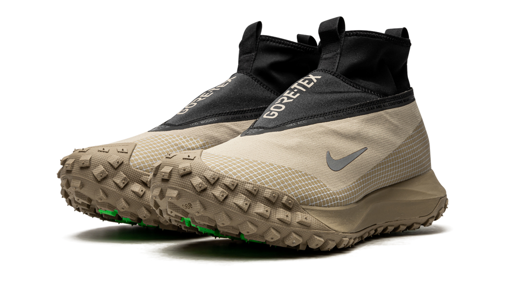 ACG Mountain Fly Gore-Tex "Metallic Silver" CT2904 200