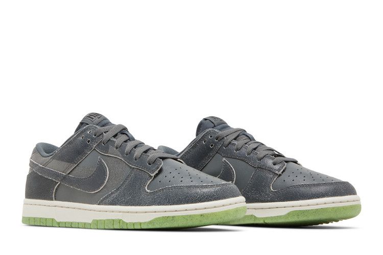 Nike Dunk Low SE 'Halloween - Cauldron'