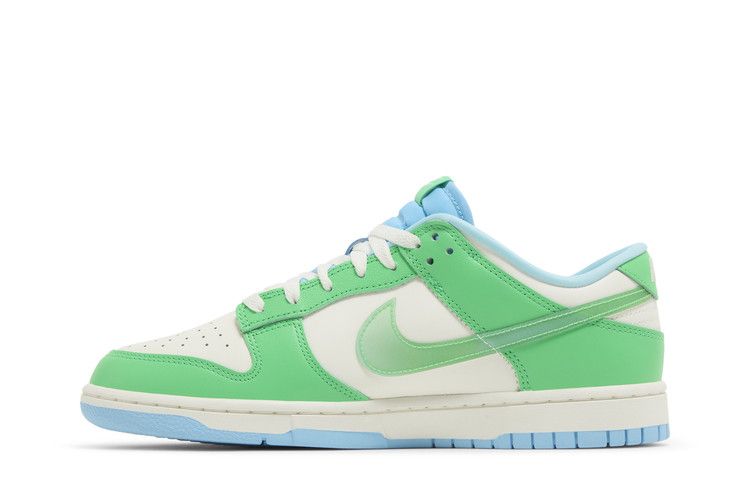 Nike Dunk Low 'Green Shock'