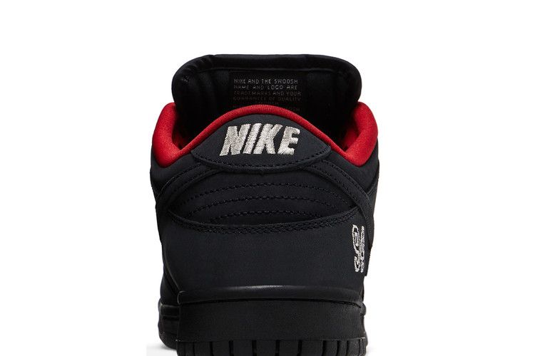 Supreme x Nike Dunk Low SB 'Black'