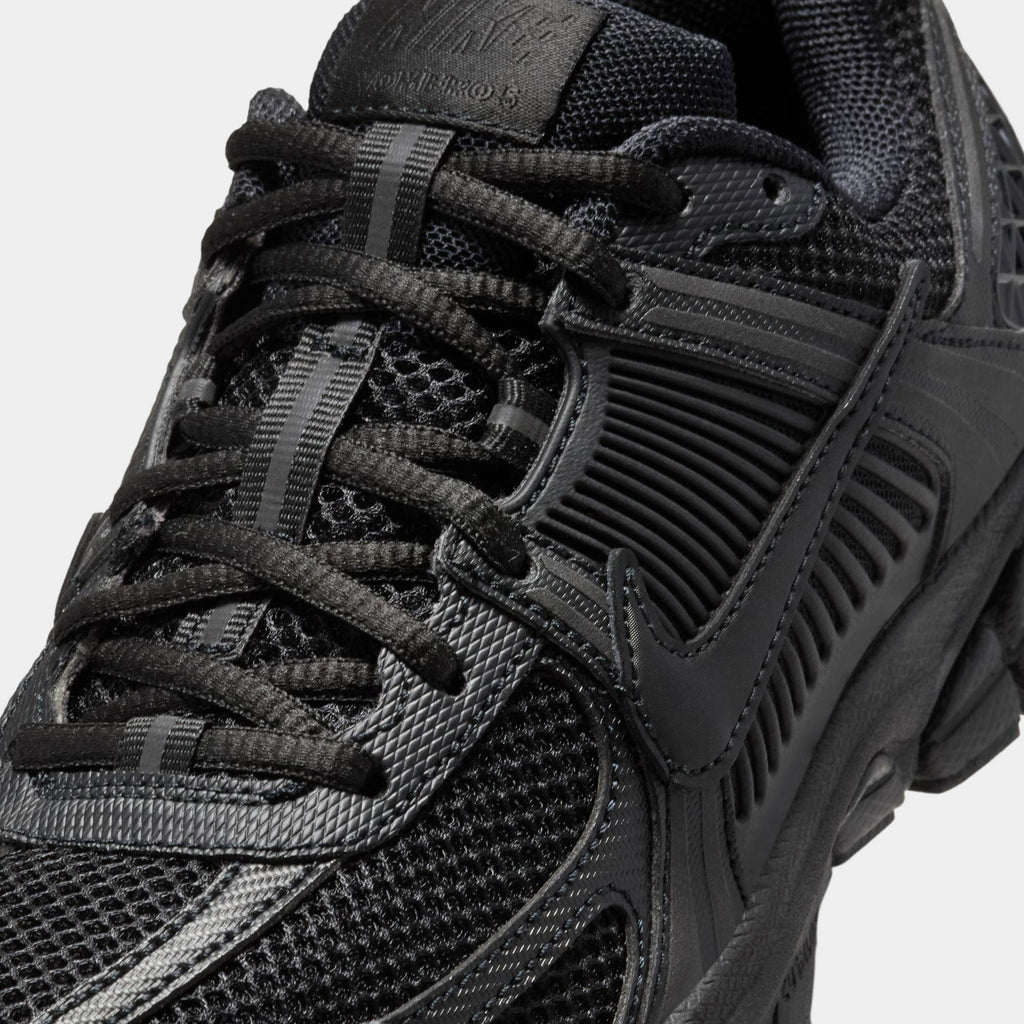 Vomero 5 Grade School Running Shoes (Black/Black)