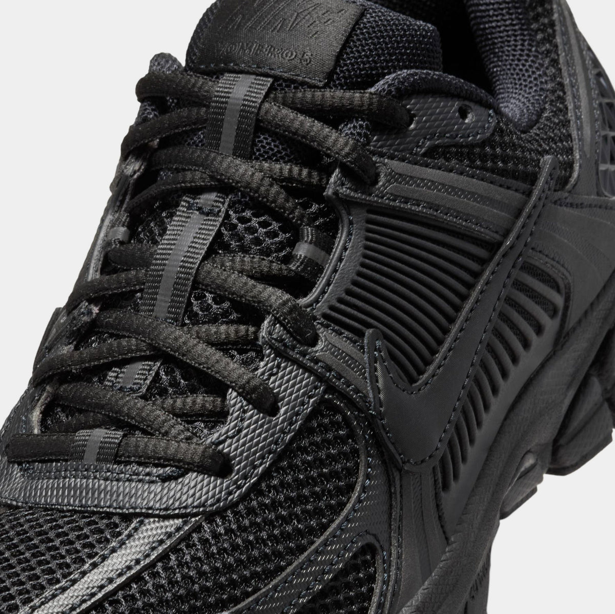 Vomero 5 Grade School Running Shoes (Black/Black)