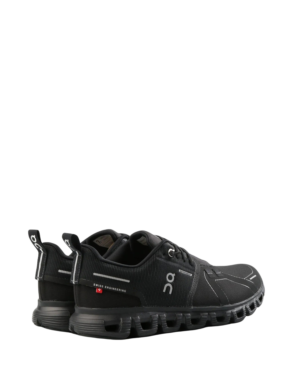 Low-Profile Waterproof Sneakers With Segmented Sole