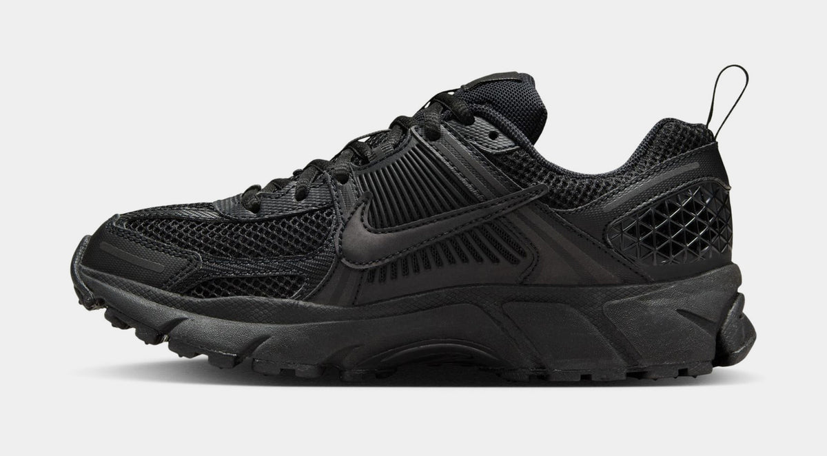 Vomero 5 Grade School Running Shoes (Black/Black)