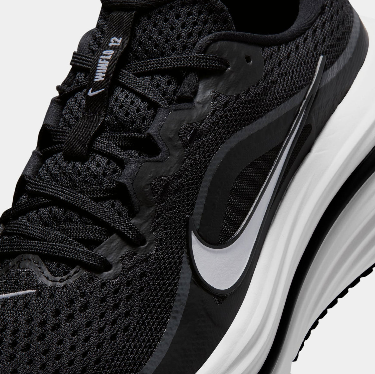 Winflo 12 Womens Running Shoes (Black/Dark Smoke Grey/White)