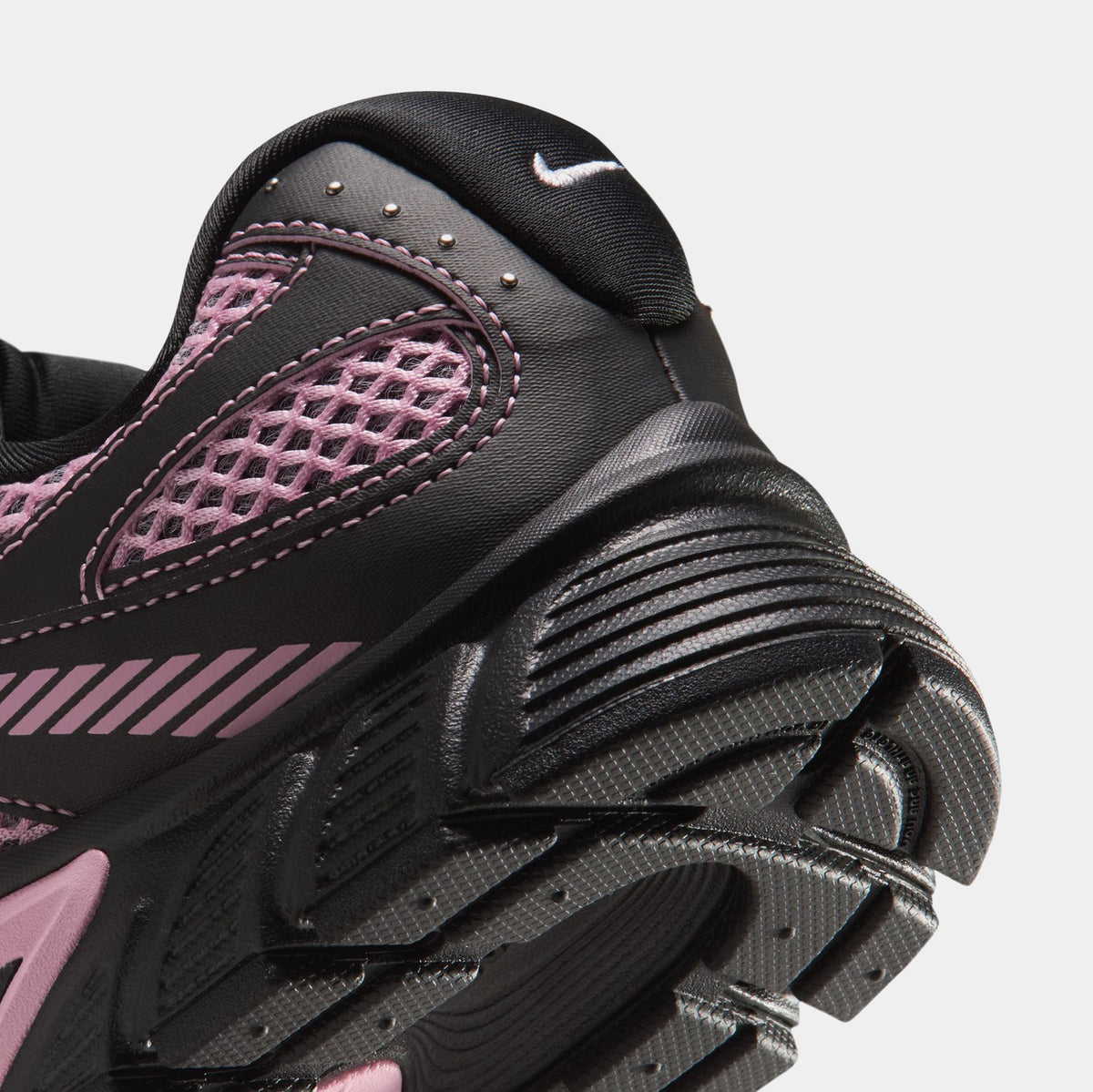 V5 RNR Womens Running Shoes (Black/Medium Soft Pink/metallic Silver)