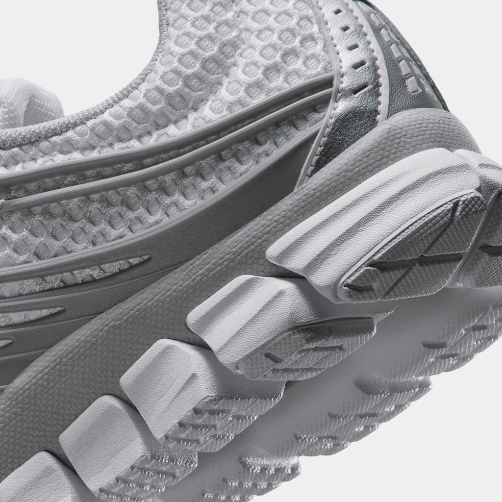 Zoom Skylon 11 Womens Running Shoes (White/Metallic Silver/Grey Fog)