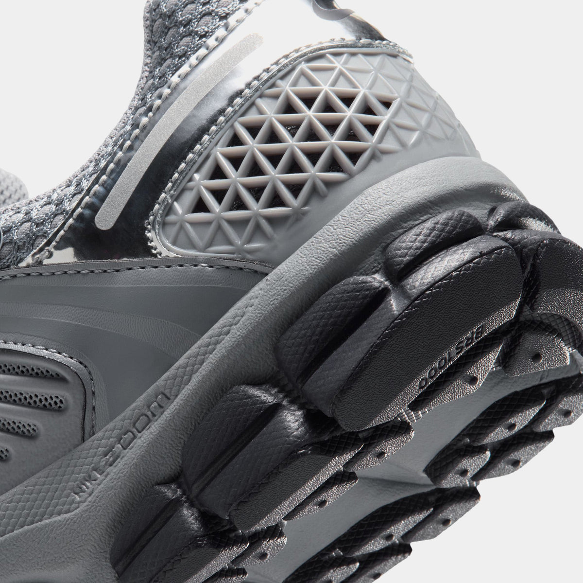 Zoom Vomero 5 Womens Running Shoes (Stealth/Metallic Silver/Gridiron)