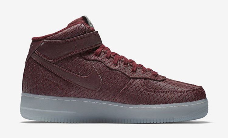 Nike Air Force 1 '07 Mid LV8 ‘Team Red’