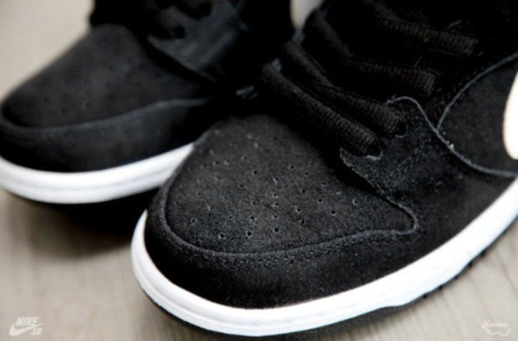 Nike Dunk Low Premium SB 'Firecracker' — black/white-challenge red