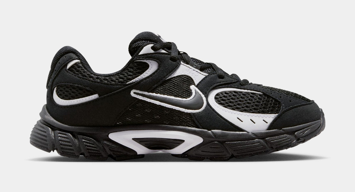 V5 Runner Suede Grade School Running Shoes (Black/White)