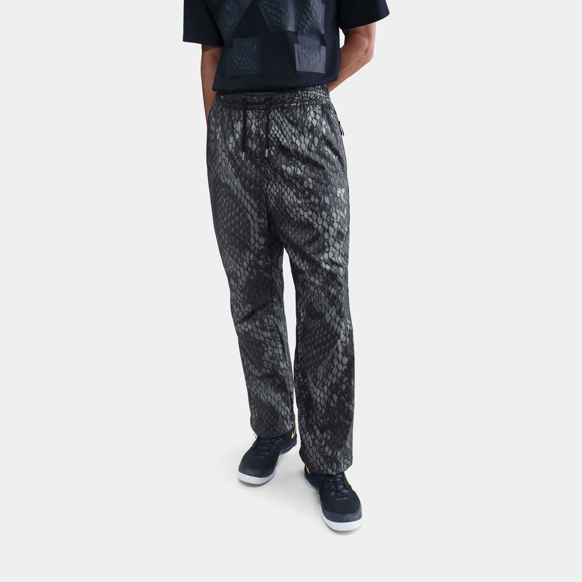 Kobe Bryant Lightweight Woven Trousers Mens Pants (Black/Silver)