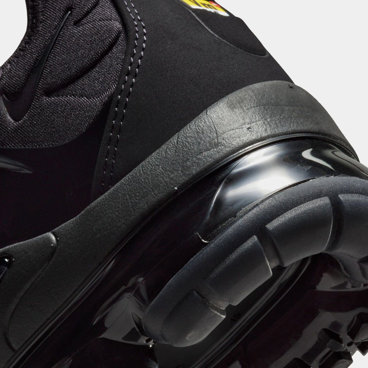 Vapormax Plus Mens Running Shoes (Black/Black/Dark Grey)