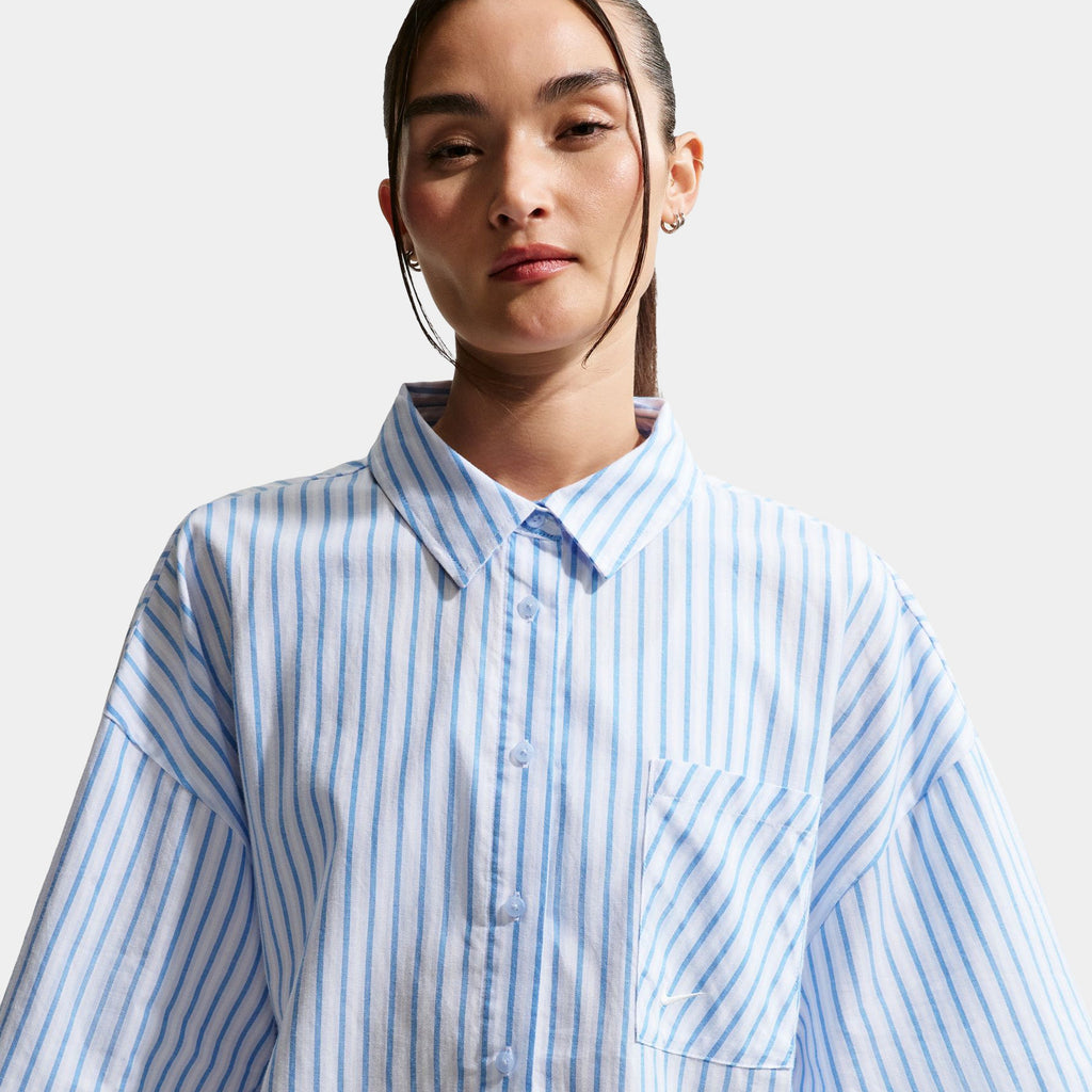 Sportswear Chill Poplin Oversized Striped Womens Short Sleeve Shirt (Light Photo Blue/Hydrogen Blue/Summit White)