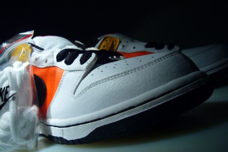 Nike Dunk Low Pro SB 'Raygun' — Orange Flash/Black-White