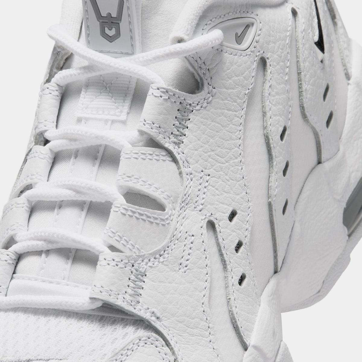 Air DT Max 96 Low Mens Basketball Shoes (White/Metallic Silver/White)