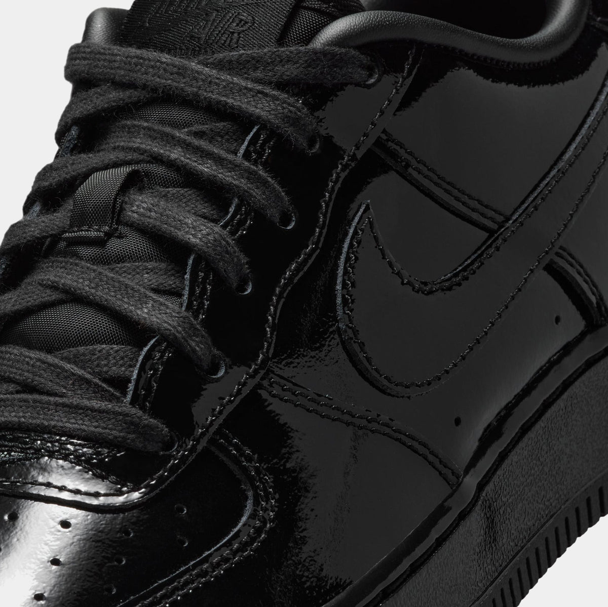 Air Force 1 Low Patent Leather Grade School Lifestyle Shoes (Black)