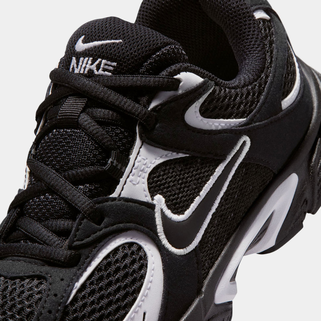 V5 Runner Suede Grade School Running Shoes (Black/White)