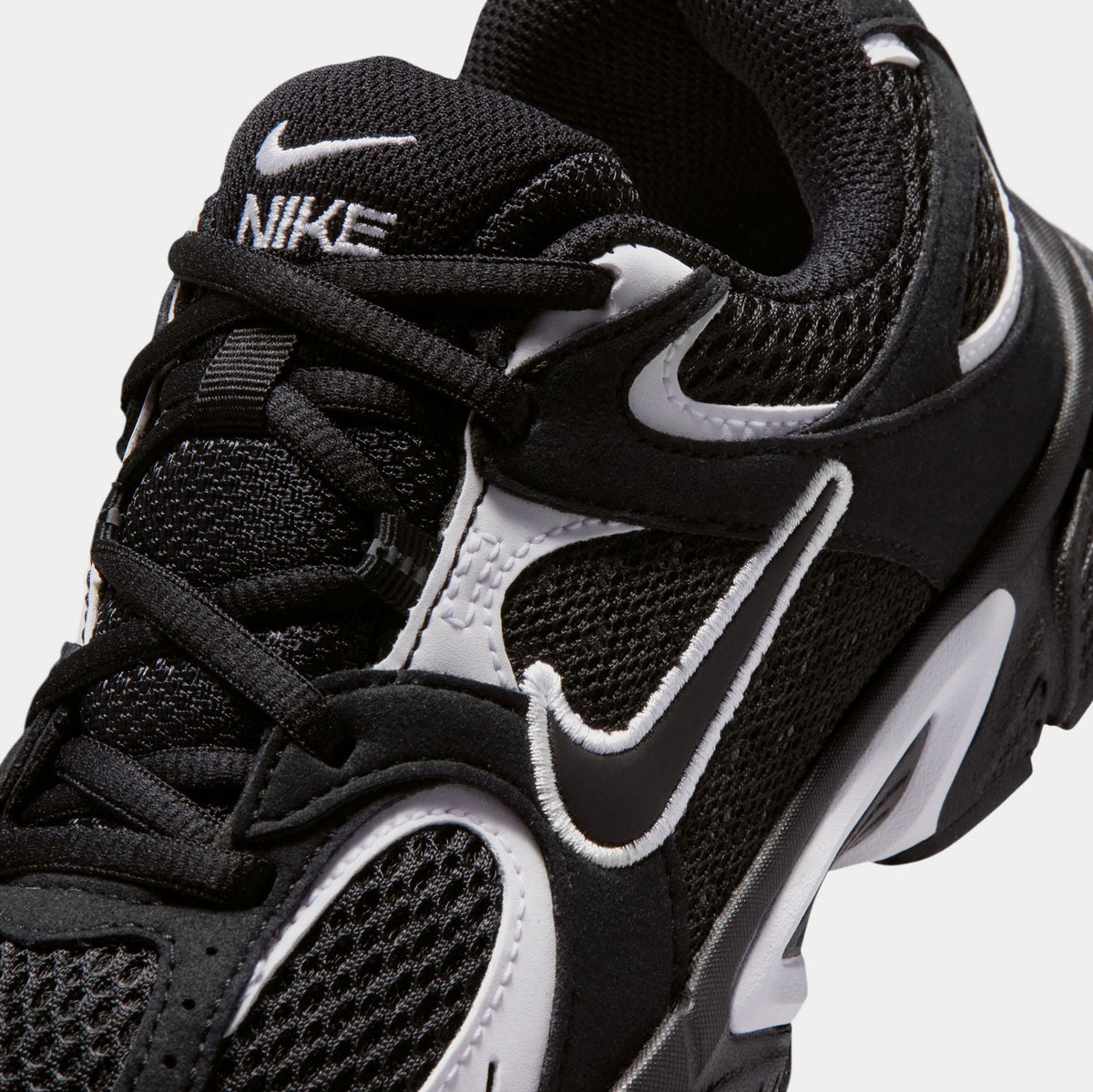 V5 Runner Suede Grade School Running Shoes (Black/White)
