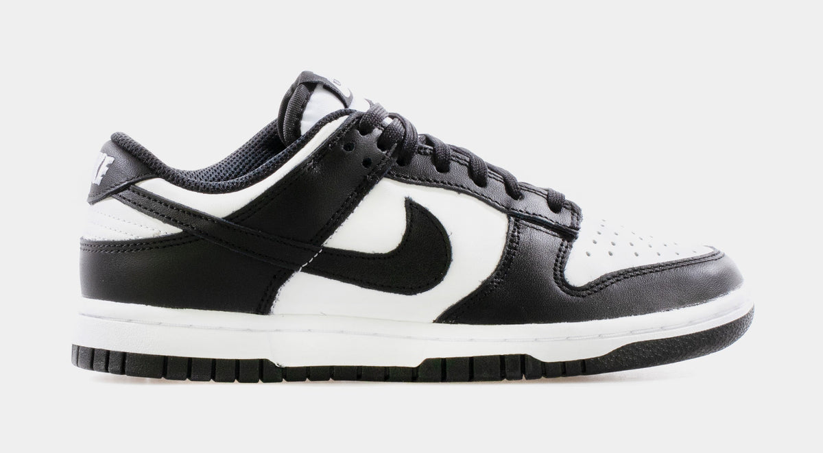 Dunk Low Retro Womens Lifestyle Shoes (Black/White)