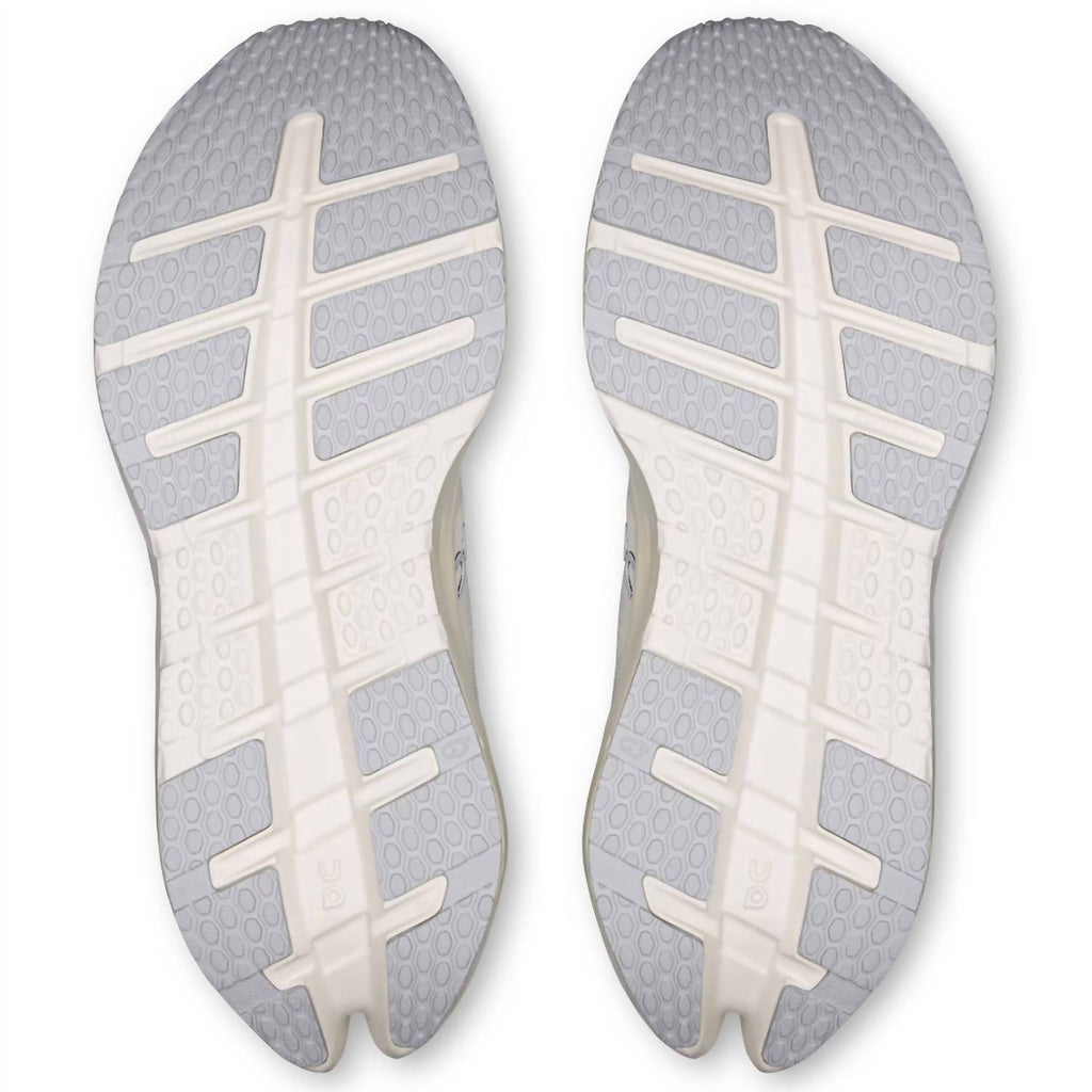 Women's Cloudrunner 3 Wide Running Shoes In White/ivory