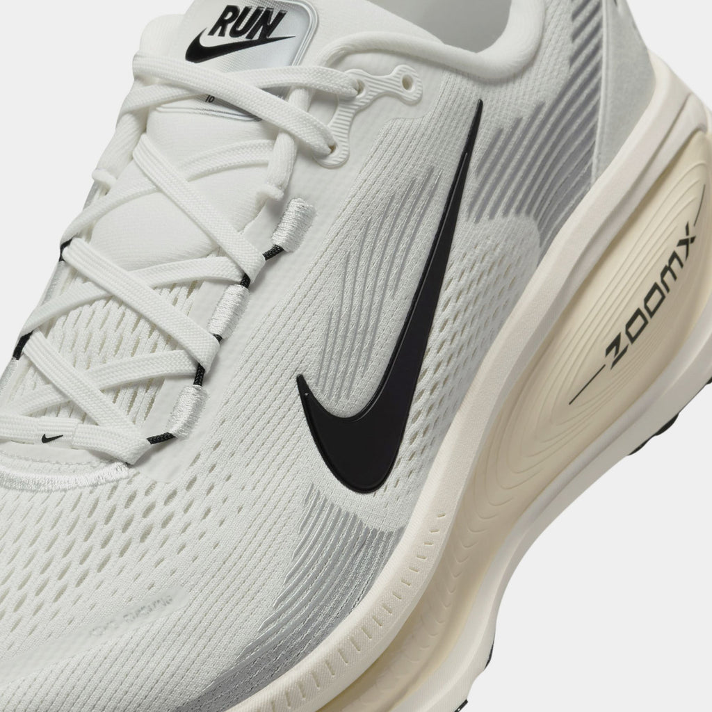 Vomero 18 Mens Running Shoes (Summit White/Black/Coconut Milk)