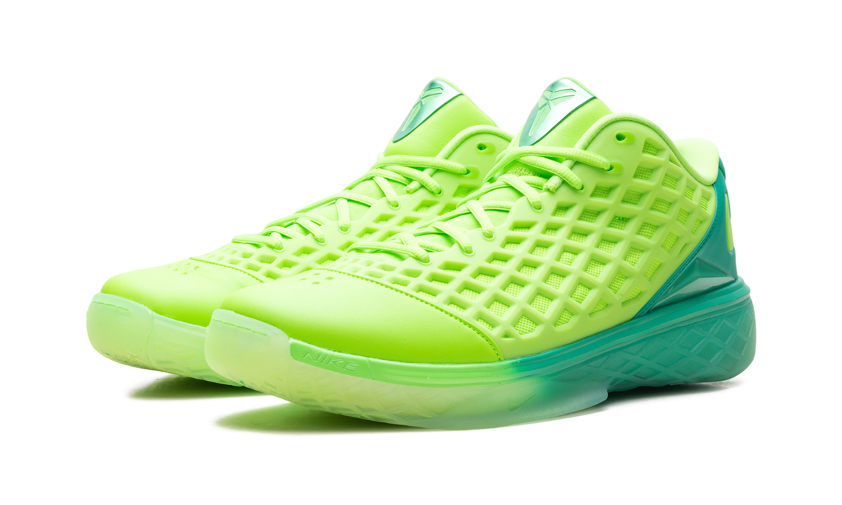 Kobe 3 Low Protro "Grinch" IV7127 300