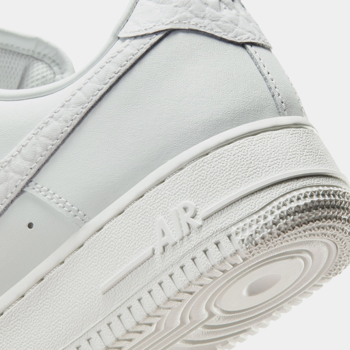 Air Force 1 '07 Low Womens Lifestyle Shoes (Summit White/Summit White/White)