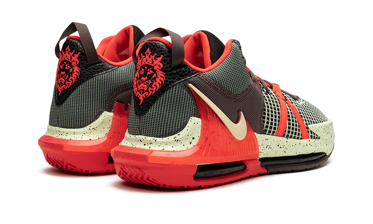 LeBron Witness VII "Alligator" DM1123 001