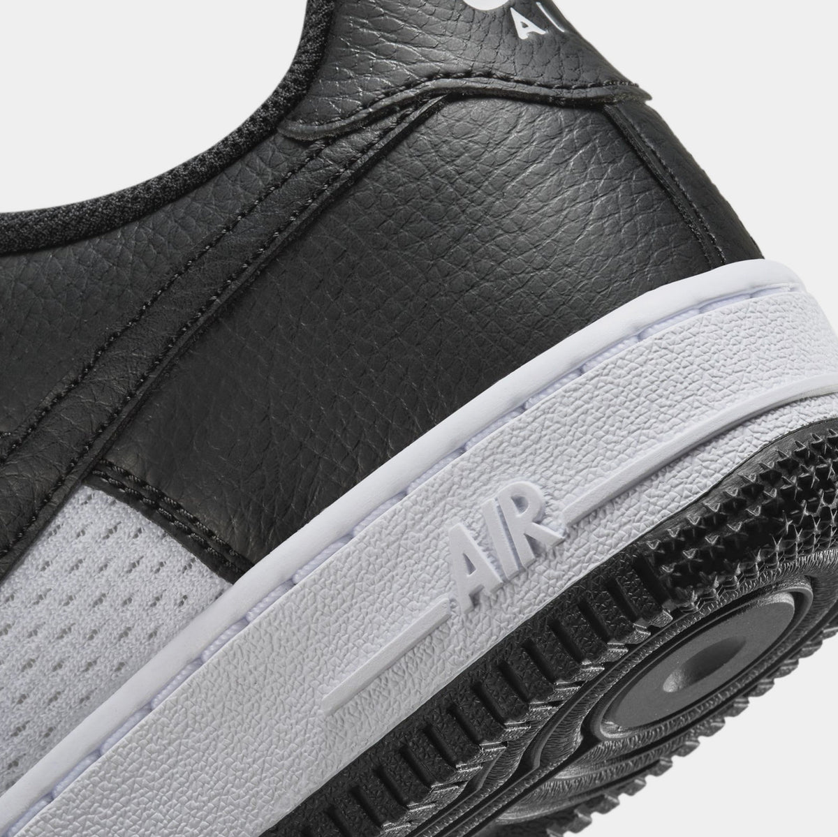 Air Force 1 Low Grade School Lifestyle Shoes (Black/White)