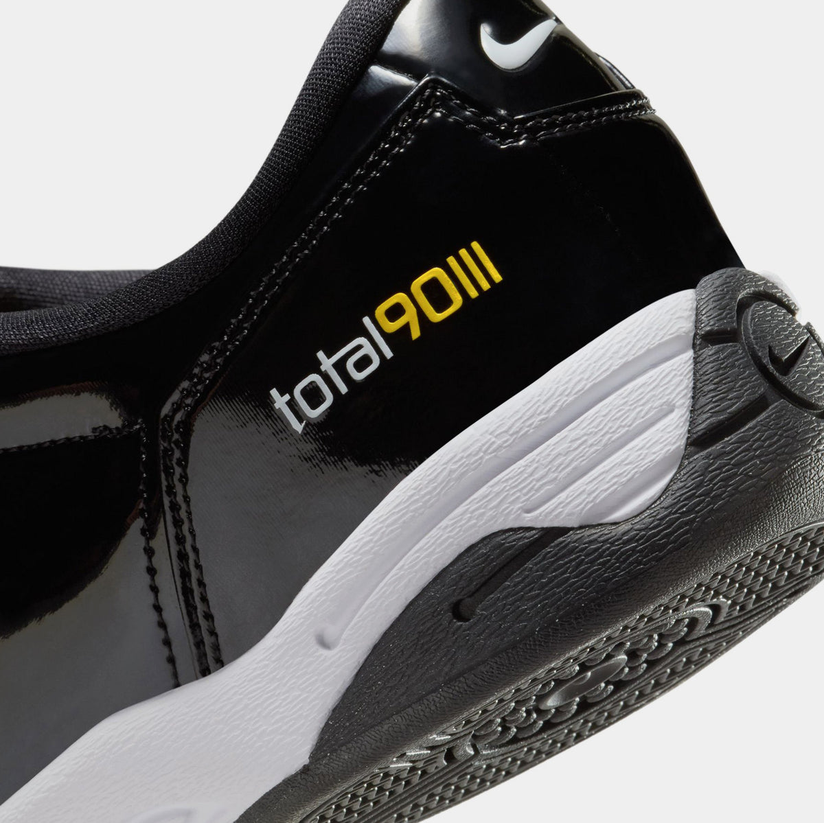 Total 90 Mens Running Shoes (Black/White)