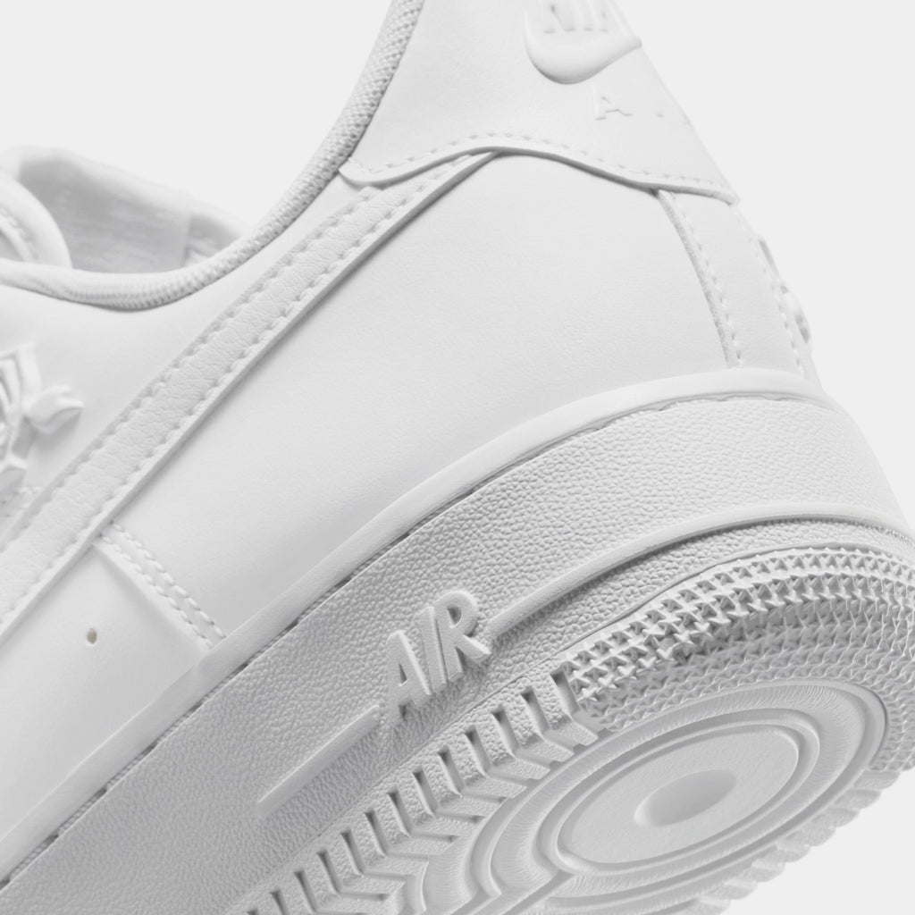 Air Force 1 '07 Low White Roses Womens Lifestyle Shoes (White)