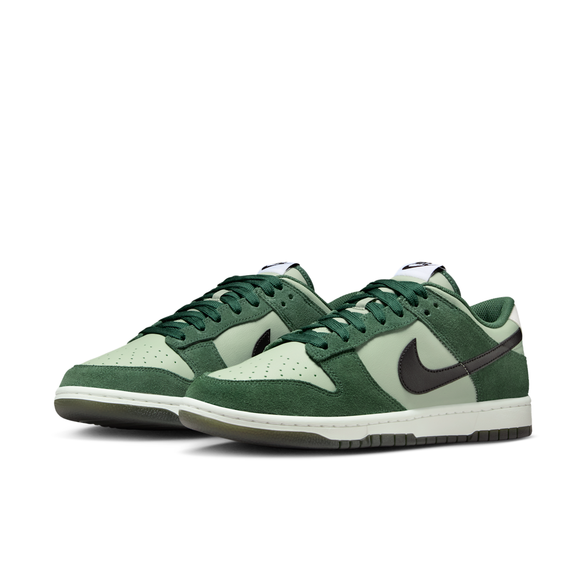 Men's Dunk Low Retro SE Shoes