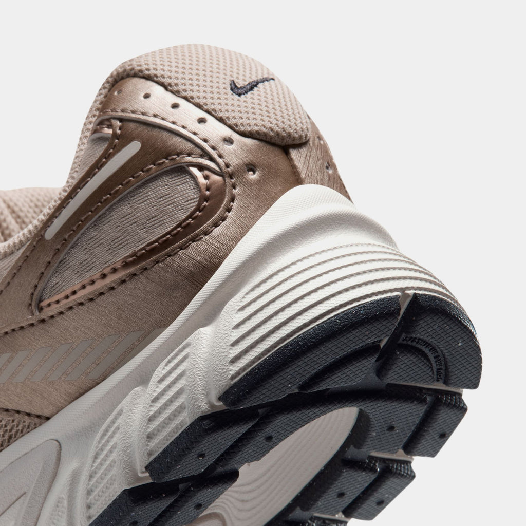 V5 RNR Premium Womens Running Shoes (Sanddrift/Off Noir/Blur/Light Orewood Brown)