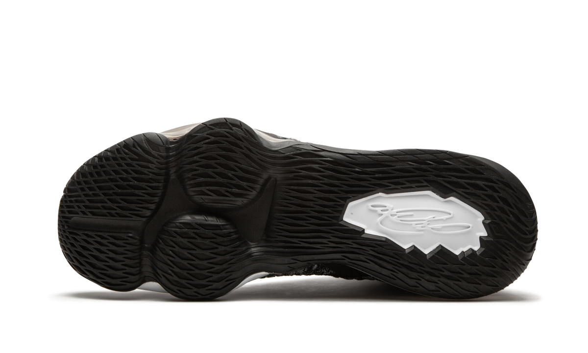 Lebron 17 "Black/White" BQ3177 002