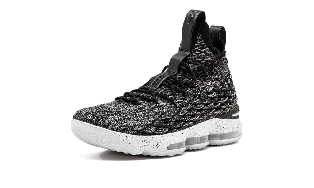 Lebron XV "Black" 897648 002