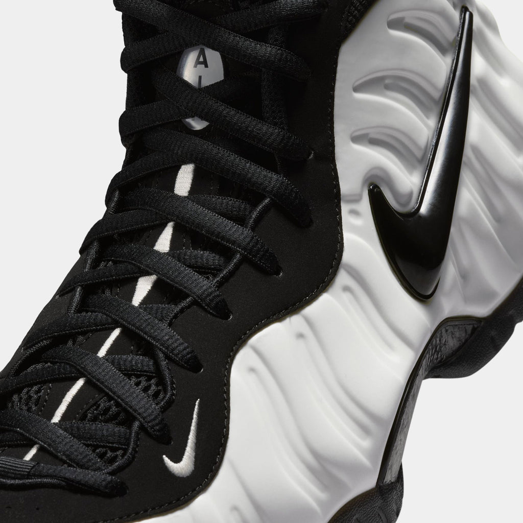 Air Foamposite Pro Glow In The Dark Mens Basketball Shoes (Summit White/Black)