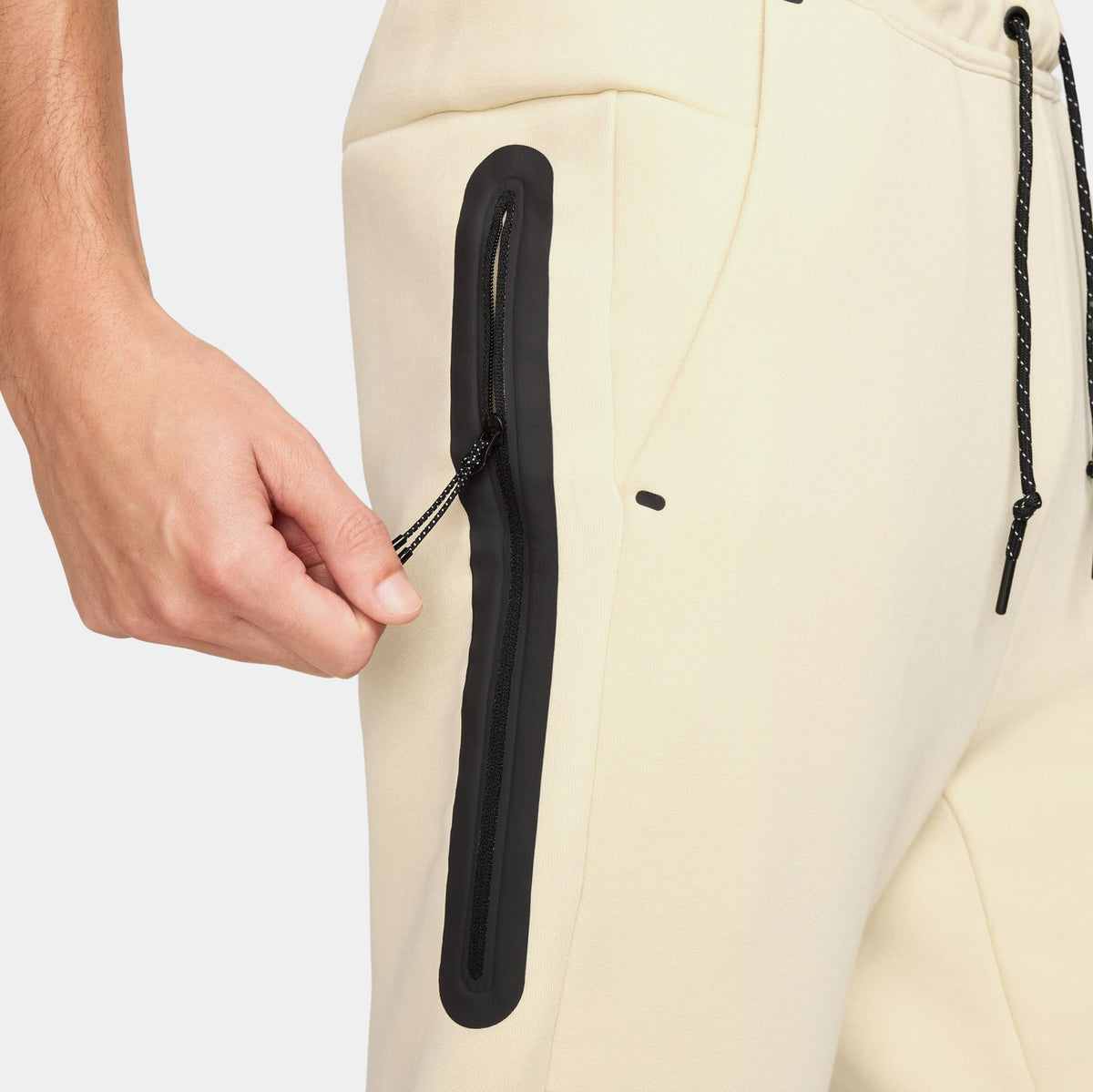 Tech Fleece Jogger Mens Pants (Light Khaki/Black)