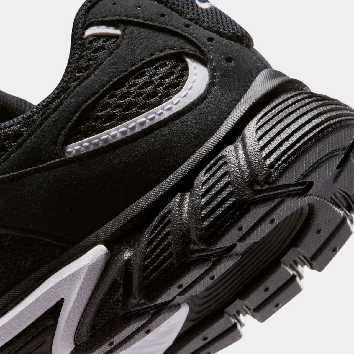 V5 Runner Suede Grade School Running Shoes (Black/White)