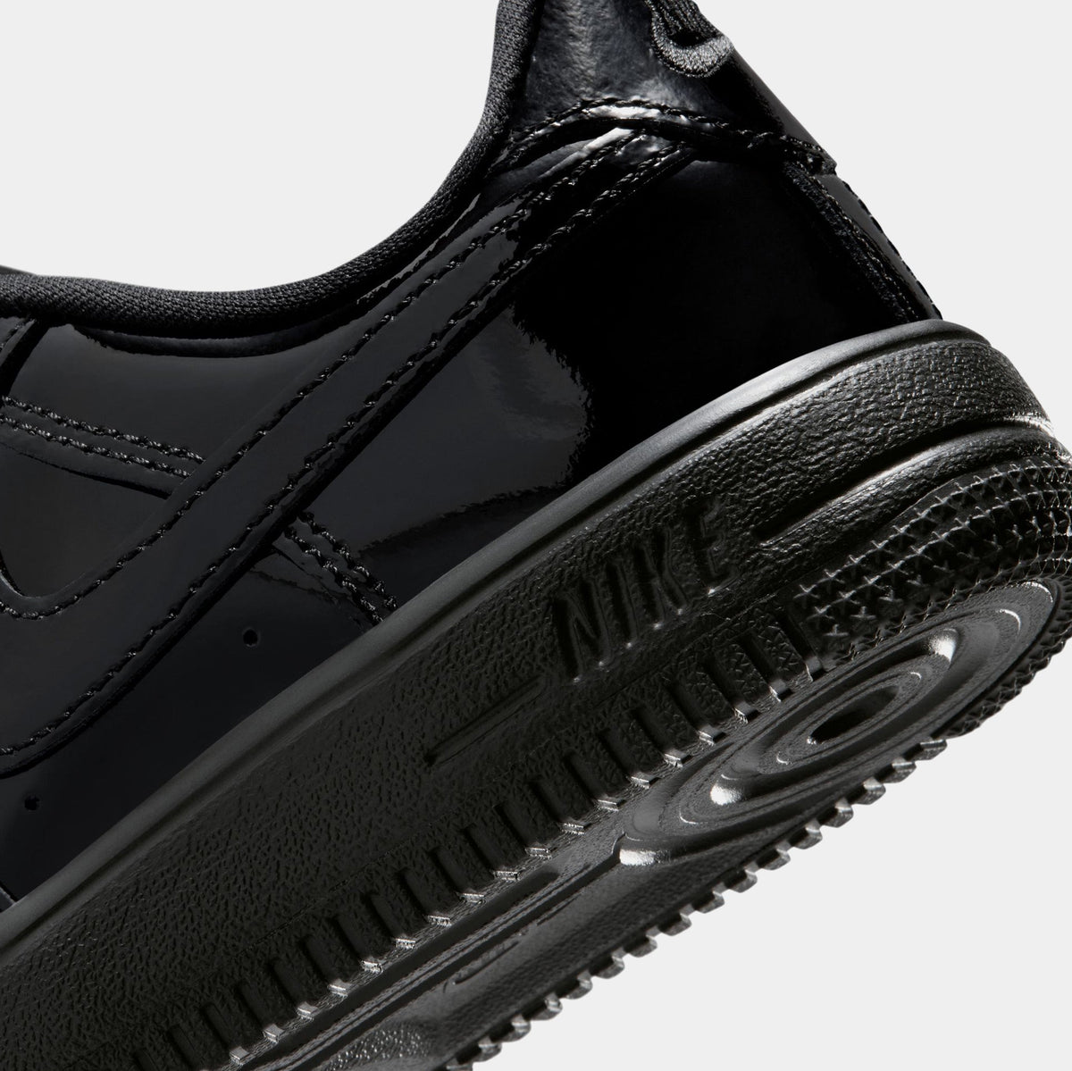 Air Force 1 Low Patent Leather Preschool Lifestyle Shoes (Black)