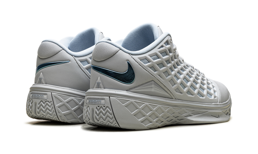 Kobe 3 Low Protro "Platinum Grey" IV7127 001