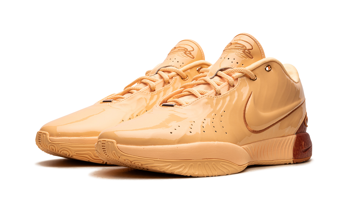 LeBron 21 "Dragon Pearl" FV2345 800