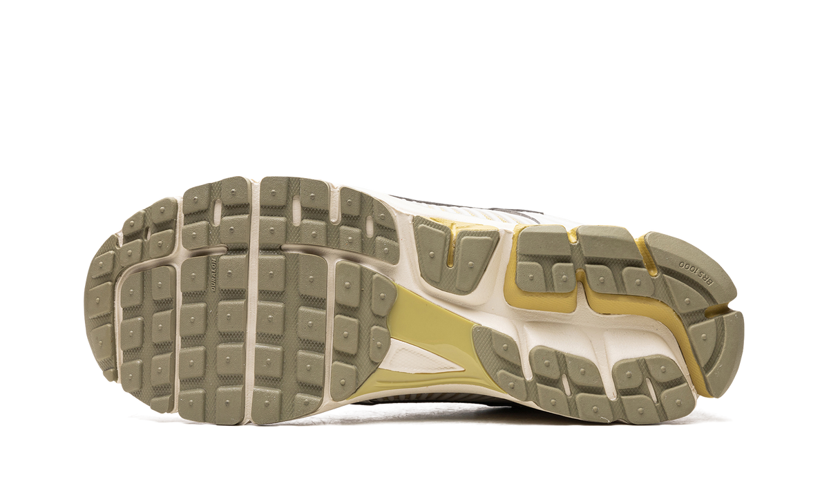 Zoom Vomero 5 "Light Bone/Medium Olive" FV0397 001