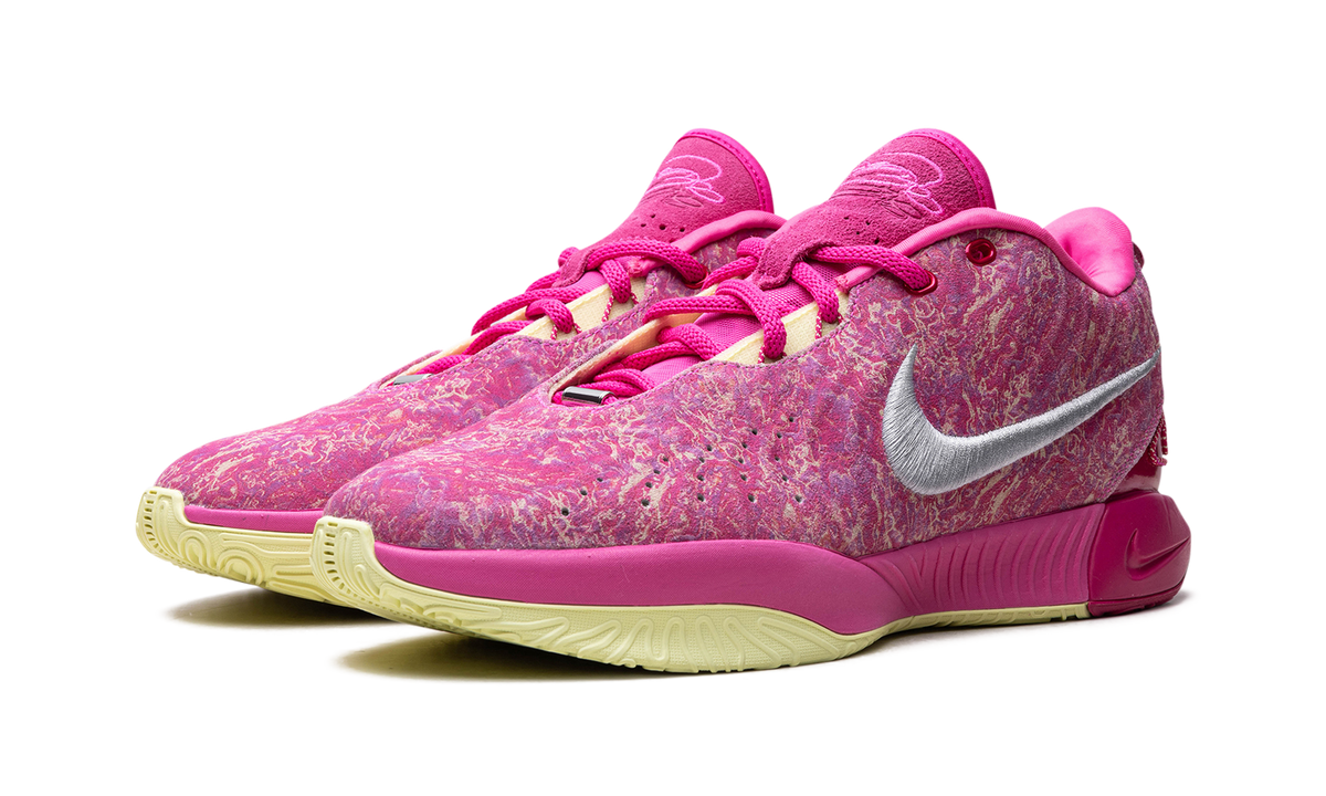 LeBron 21 "The World Is Your Oyster" HF0700 900