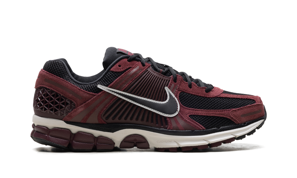 Zoom Vomero 5 "Dark Team Red" HF1553 601