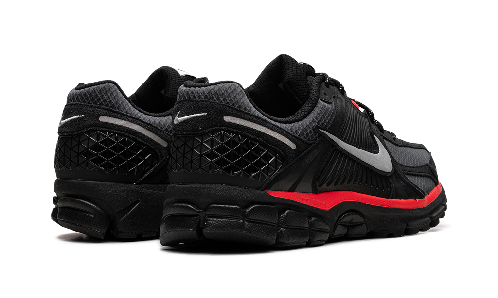 Zoom Vomero 5 "Black Metallic University Red" HV2527 002